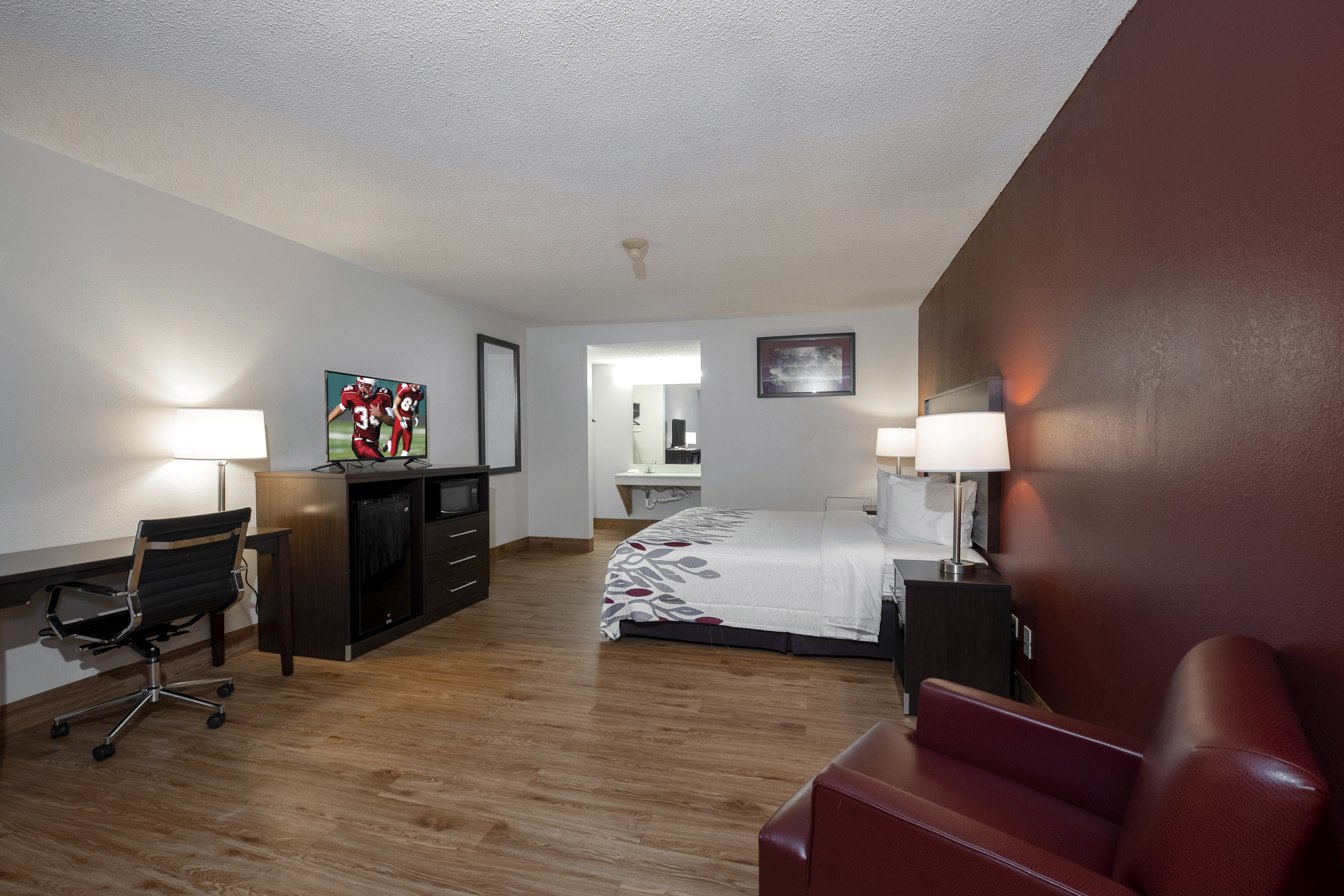 Hotel For Sale Upscale Economy Red Roof Inn