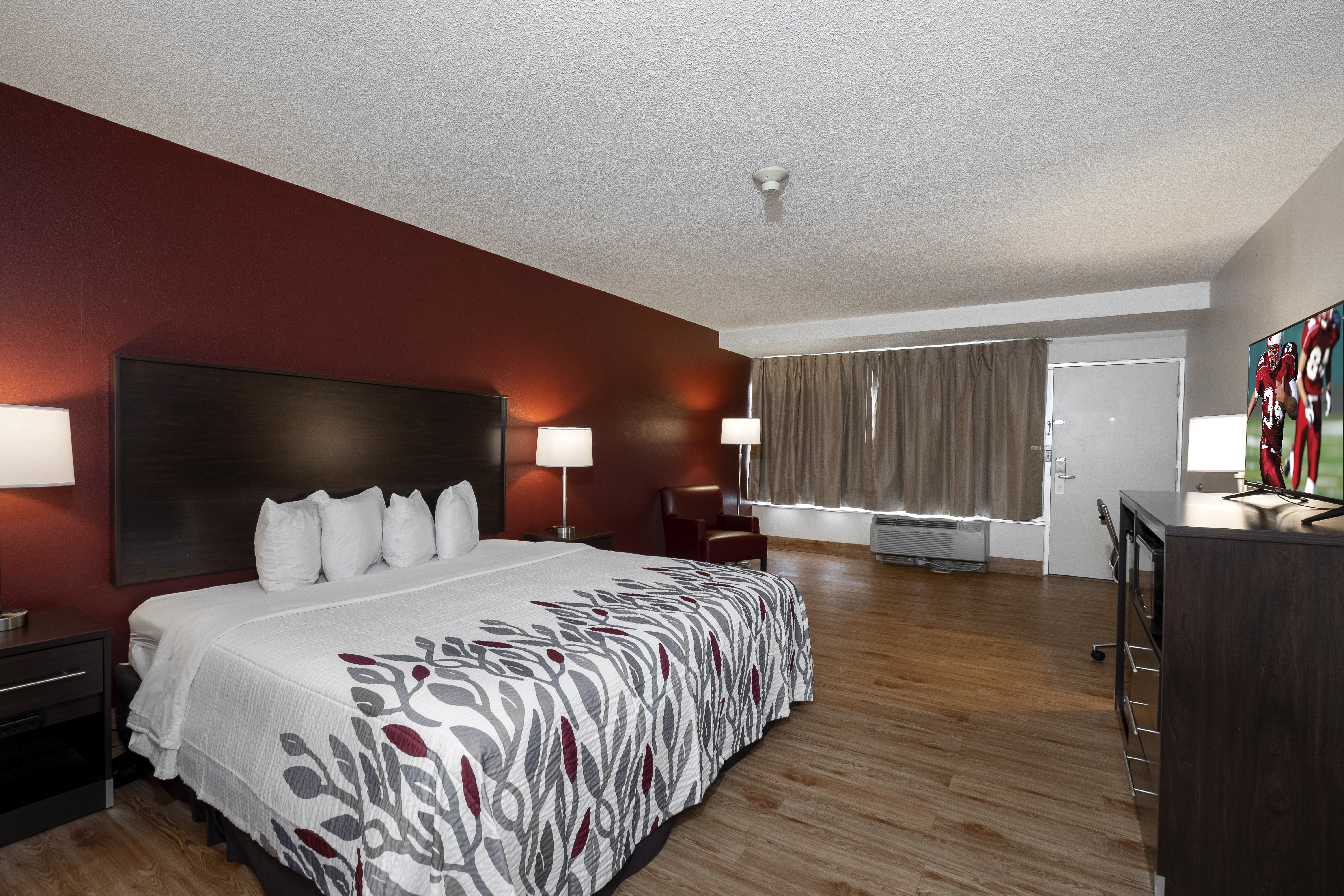 Hotel For Sale Upscale Economy Red Roof Inn